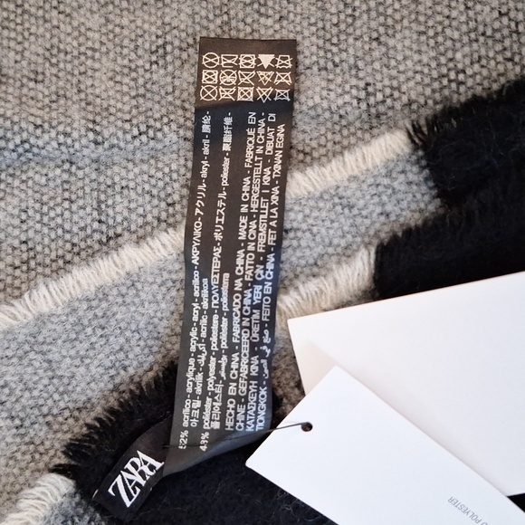 NEW ZARA Knit Scarf - Picture 4 of 8